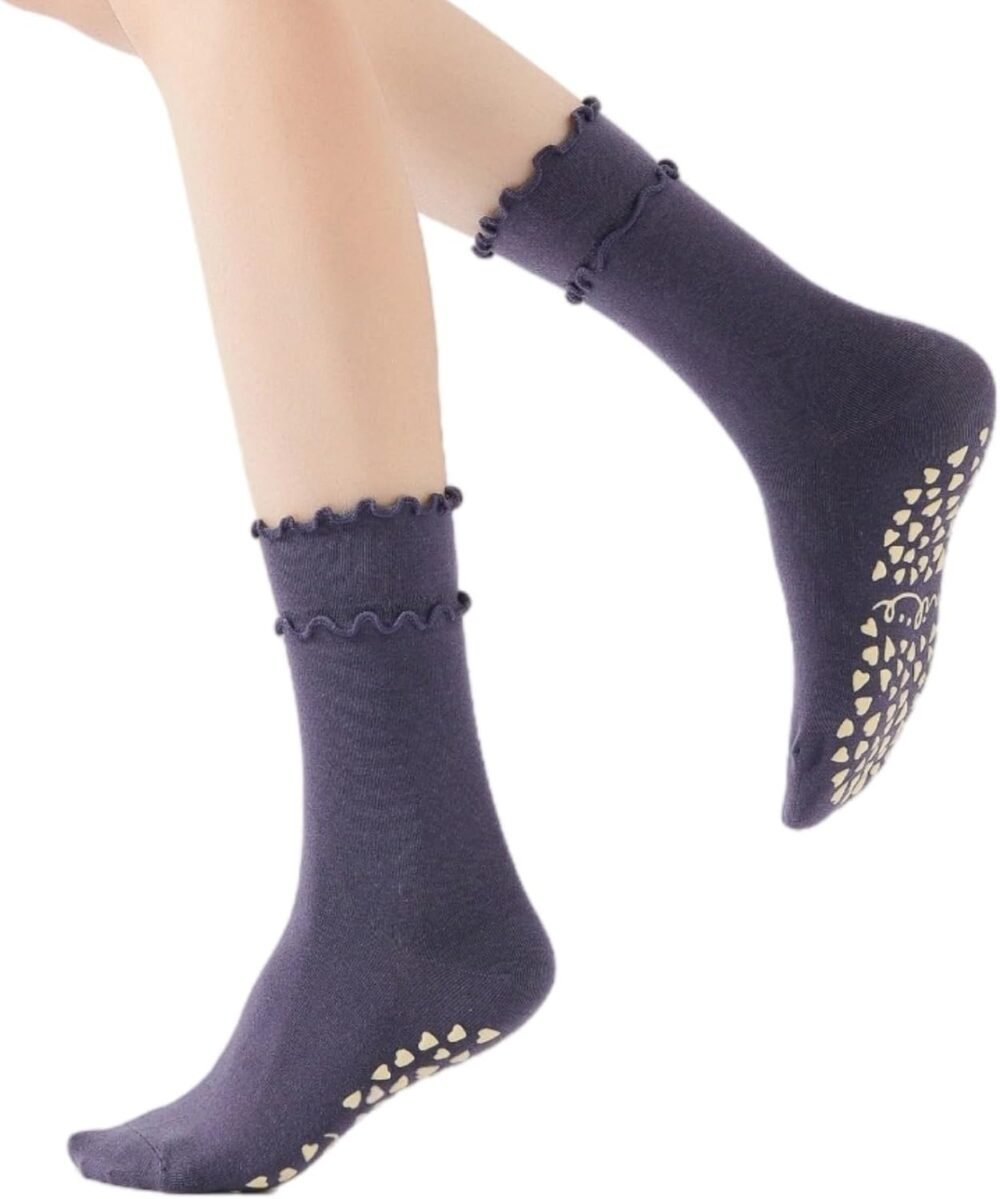 Women's anti-slip socks, double-layered ruffled mid-calf yoga Pilates ballet socks with padded heart-shaped anti-slip design